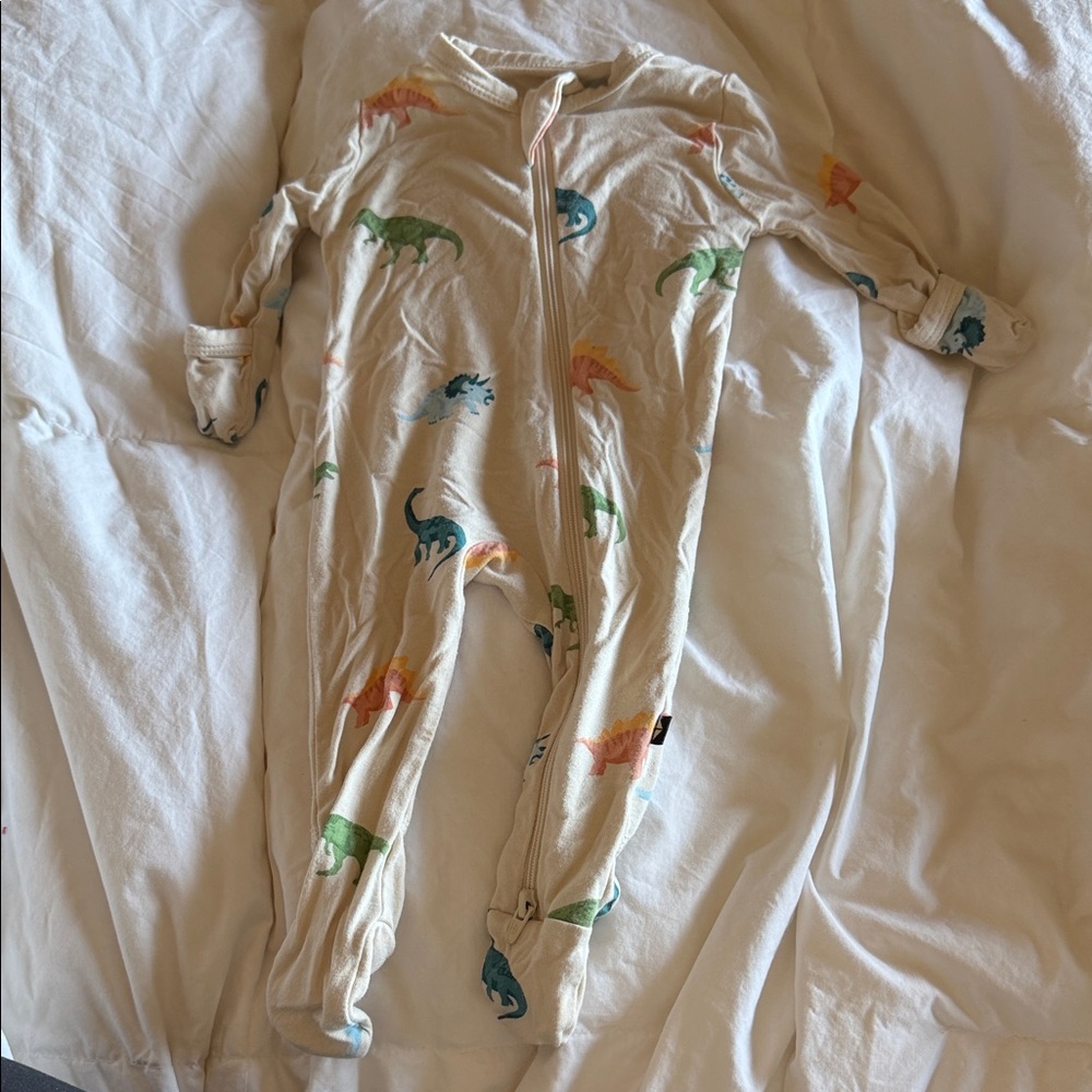 Kyte Baby zipper footie pajamas- Roar Dinosaur